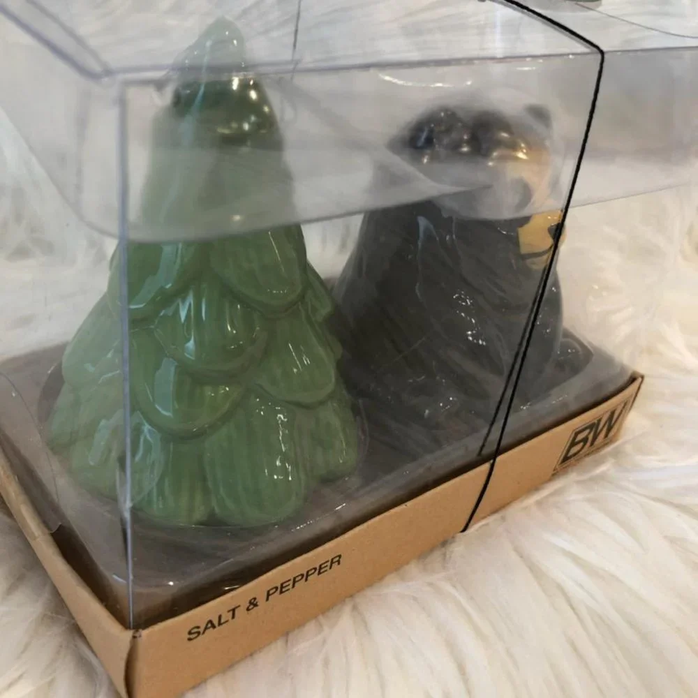 Boston Warehouse Black Bear & Pine Tree Shakers